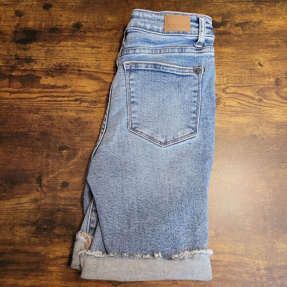 Judy Blue Jeans Shorts Size S Mid Rise Ripped Raw Hem Medium Light Wash Stretch - Picture 3 of 11